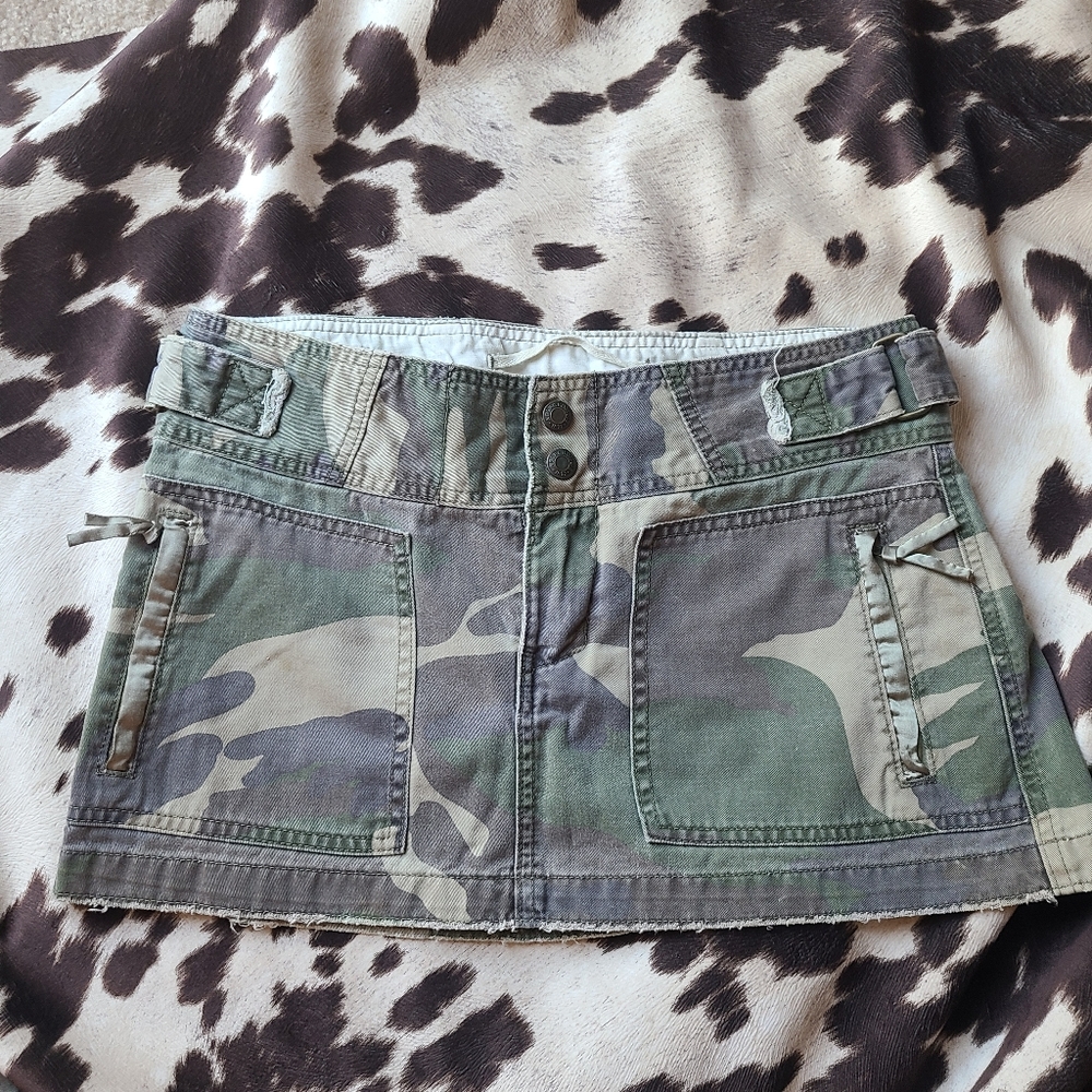 Camo Abercrombie mini skirt